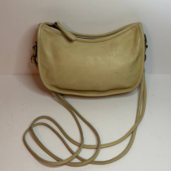 Vintage 90s Coach Bone Leather Swinger Crossbody Bag